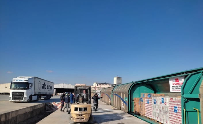Deniz Feneri'nden Afganistan'a gidecek trene 80 tonluk yardım malzemesi desteği