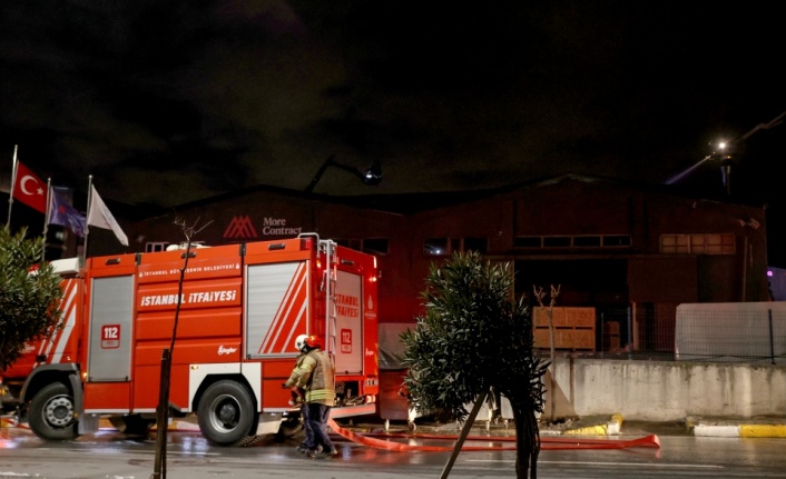 GÜNCELLEME - Tuzla'da mobilya fabrikasında çıkan yangın söndürüldü