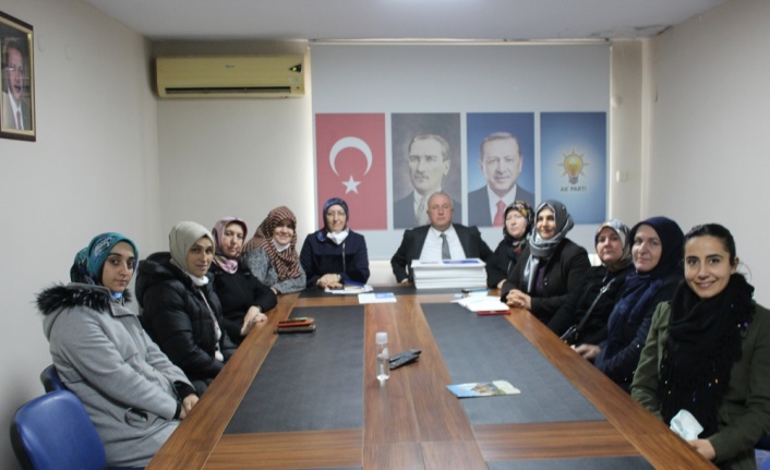 Söğütlü Belediye Başkanı Özten, AK Parti İlçe Kadın Kolları'yla buluştu