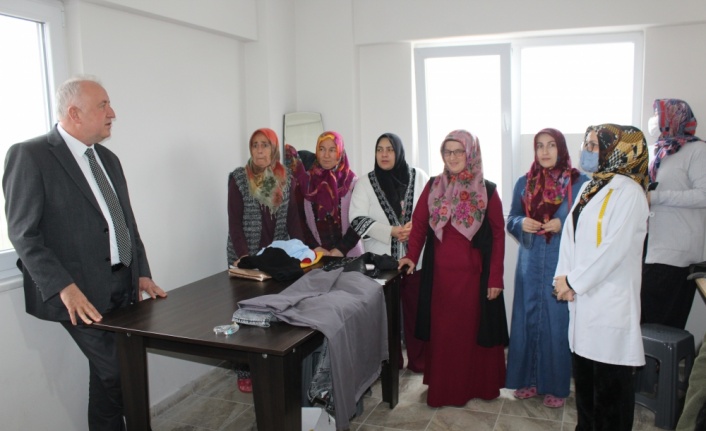 Söğütlü Belediye Başkanı Özten'den kadın kursiyerlere destek ziyareti