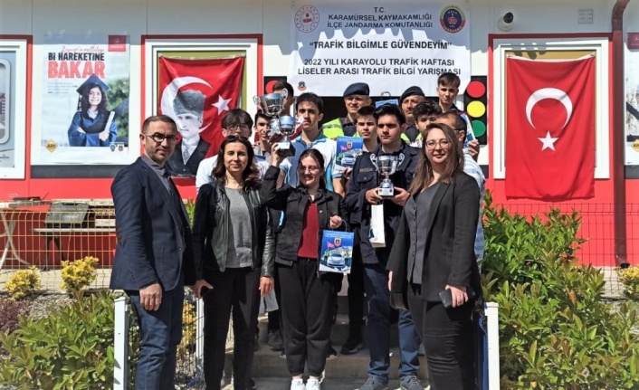 Karamürsel'de Karayolu Güvenliği ve Trafik Haftası kutlanıyor