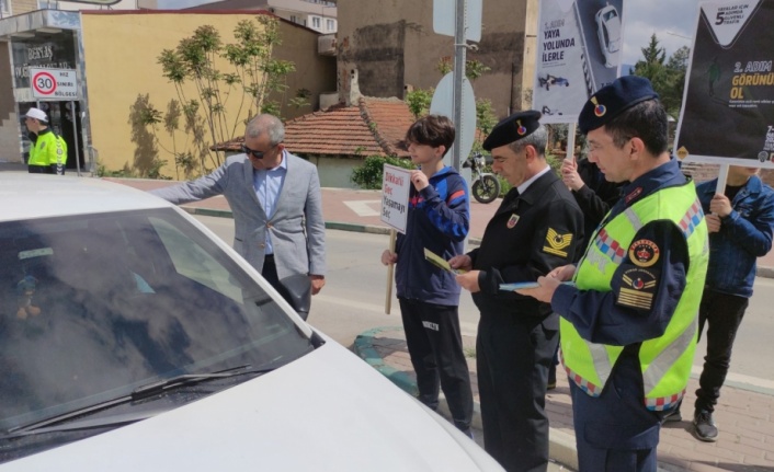 Orhangazi'de “Yayalar için 5 adımda güvenli trafik” uygulaması yapıldı