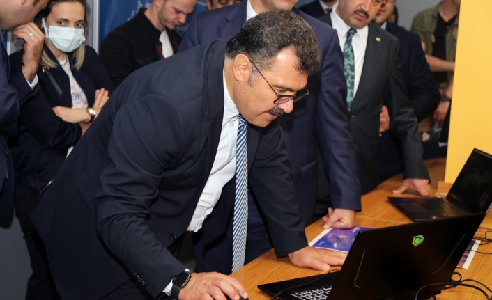 TÜBİTAK Başkanı Mandal, SUBÜ Teknoloji Yarışmaları Koordinatörlüğü açılışına katıldı: