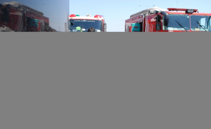 Tuzla'da otobüse çarpan otomobildeki 1 kişi öldü, 2 kişi yaralandı