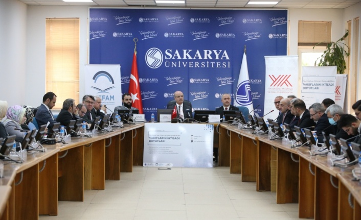 YÖK Başkanı Özvar, Sakarya'da iktisat çalıştayına katıldı: