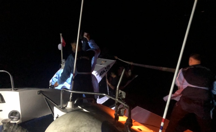 Çanakkale açıklarında 65 düzensiz göçmen yakalandı