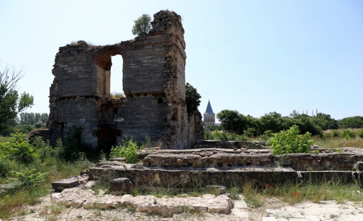 Edirne Sarayı'nın kalıntılarında kazı çalışmaları sürüyor