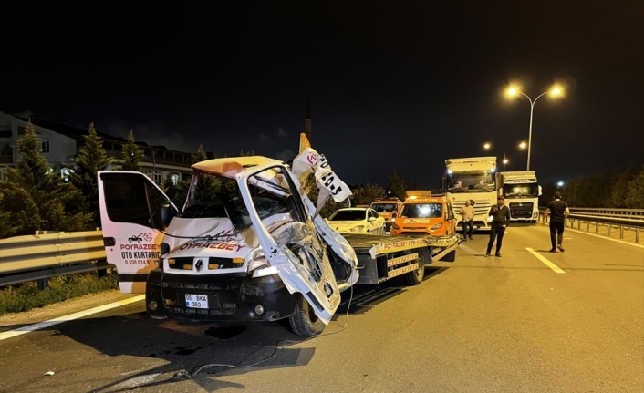 Kçrfez'de 3 çekicinin karıştığı zincirleme kazada 1 kişi öldü, 2 kişi yaralandı