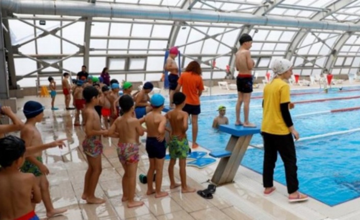 Bursa'da küçük yüzücüler İnegöl'de yetişiyor