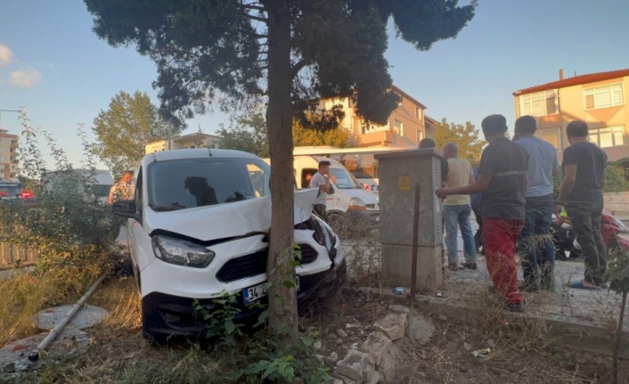 Gebze'de hafif ticari araç ile çarpışan elektrikli bisiklet sürücüsü yaralandı