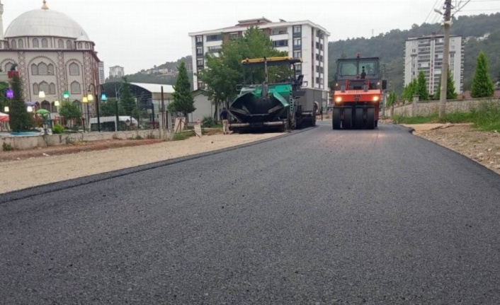 FATSA’DA 3 sokak daha sıcak asfaltla buluştu