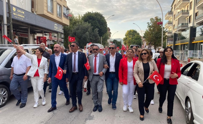 İYİ Parti Körfez Teşkilatı 30 Ağustos Zafer bayramında Körfez'i ayağa kaldırdı