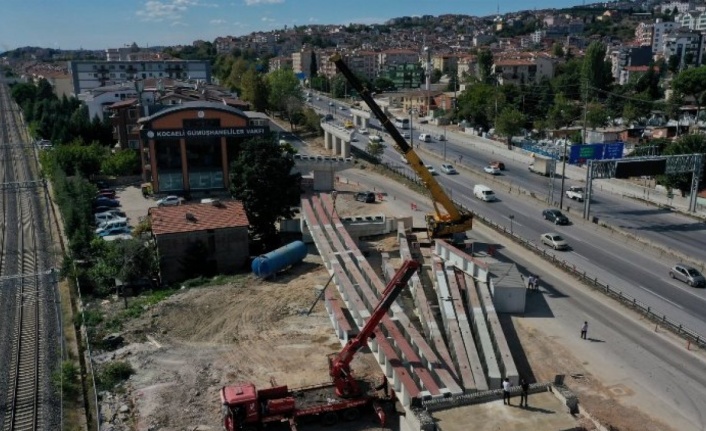 Kocaeli'de Tramvay Hattı'nda yan yollar asfaltlandı