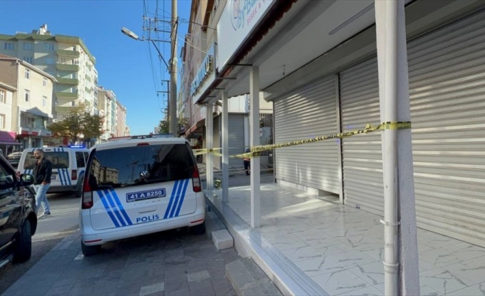 Kocaeli'de kavgada bıçaklanan kişi hastanede öldü