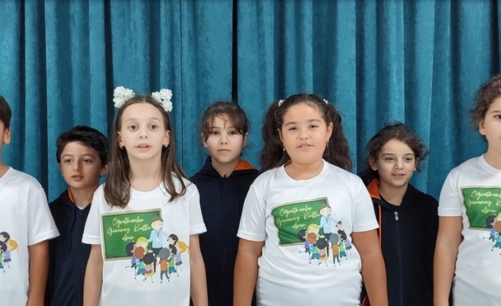 Bursa'da ilkokul öğrencileri öğretmenleri için şarkı söyleyip klip yaptı