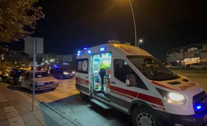 Kocaeli'de otomobilin çarptığı elektrikli bisikletin sürücüsü yaralandı