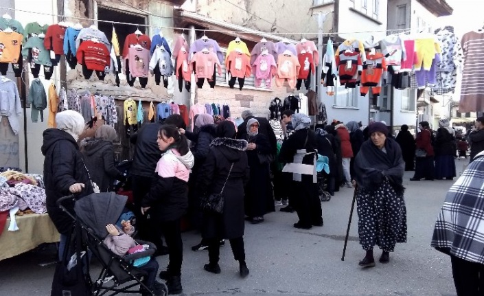 Bursa Yenişehir'de 'Karıştır Pazarı' hep revaçta