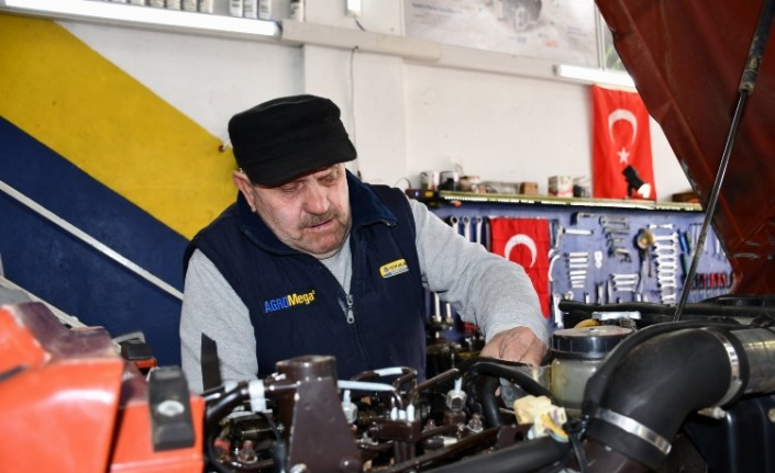 Bursa İznik'te yarım asırdır traktörlere hayat veriyor