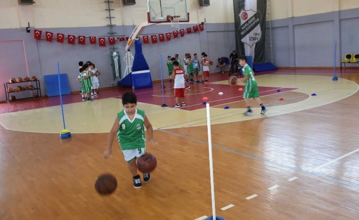 İzmir Narlıdere'de sporcu nesiller yetişiyor