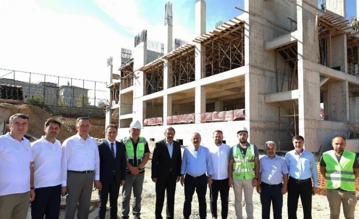 Gebze'deki okul projelerine yakın mercek