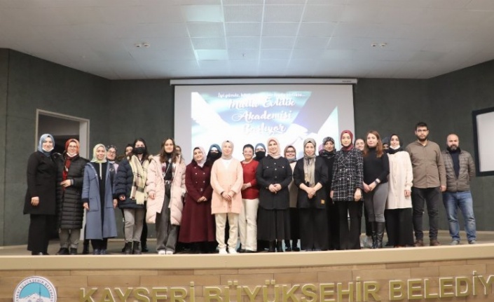 Kayseri Büyükşehir'den 'Mutlu Evlilik Akademisi'